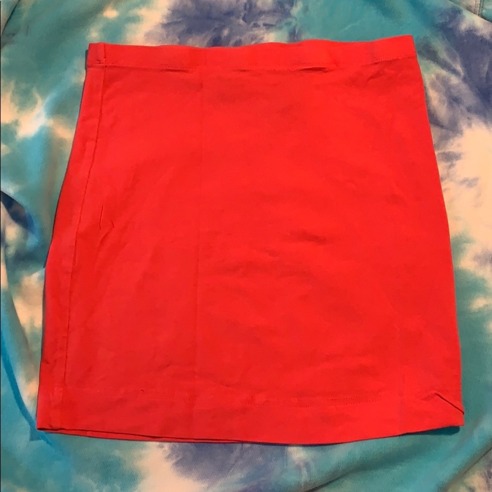 H&M stretch mini skirt in dark pink sz XS